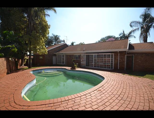 3 BEDROOM HOUSE SOLD IN SINOVILLE